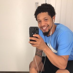 Meet your Posher, Aaron